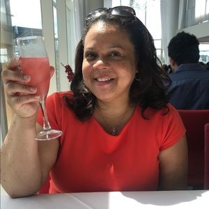 Meet your Posher, Dania